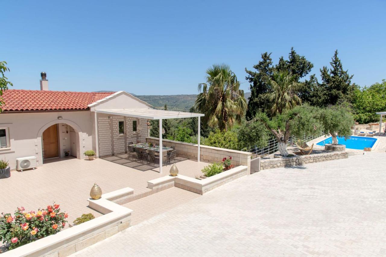 Villa Chrysallis With Heated Pool Georgioupoli Exteriör bild