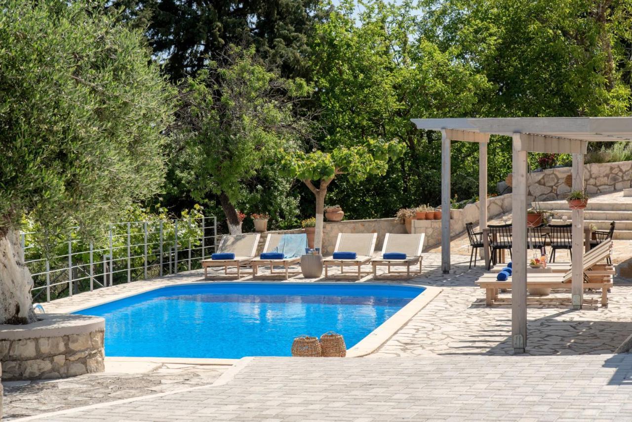 Villa Chrysallis With Heated Pool Georgioupoli Exteriör bild
